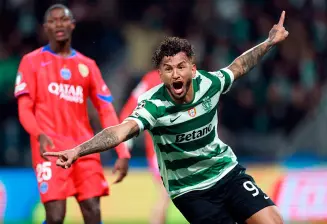 El colombiano Luis Suárez marcó doblete en la victoria del Sporting Lisboa ante el campeón PSG francés. FOTO GETTY