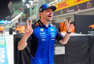 El piloto Max Verstappen, ganador del Gran Premio de Singapur, su segundo triunfo en la temporada. FOTO: Getty