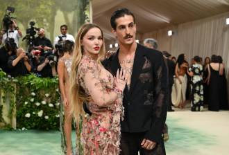 Damiano David y Dove Cameron celebraron su matrimonio en Italia después de más de tres años de relación. FOTO: AFP. 