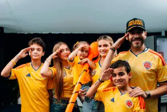 El candidato a la presidencia de Colombia, Abelardo de la Espriella, junto a su familia en el video en el que invitaba a los colombianos a salir a votar. FOTO CORTESÍA 
