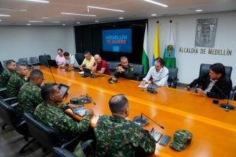 Tras conocerse las amenazas de las disidencias, las autoridades de Medellín hicieron un consejo de seguridad extraordinario este domingo. FOTO: cortesía 