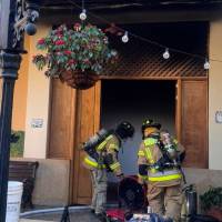 La oportuna reacción de los bomberos evitó que la casa de la cultura sufriera daños estructurales. FOTO: CORTESÍA INSTITUTO DE CULTURA DEL CARMEN DE VIBORAL