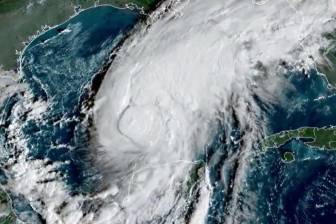 Imagen satelital del huracán Isaías durante la mañana del jueves, 08 de octubre. Foto: Centro Nacional de Huracanes de Estados Unidos (NHC)