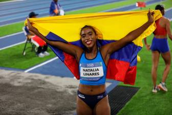La atleta colombiana Natalia Linares ganó medalla de oro en el salto largo y se clasificó a Olímpicos de París 2024. FOTO COC