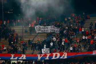 Los disturbios y problemas vividos en la tribuna norte del estadio Atanasio Girardot, entraron a formar parte de los hechos de violencia que se han presentado en la historia de la Copa Libertadores. FOTO MANUEL SALDARRIAGA