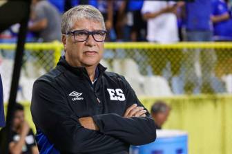 El técnico antioqueño Hernán Darío Bolillo Gómez seguirá como entrenador de la selección de El Salvador, según lo rafiticó la Federación de Fútbol de ese país. FOTO GETTY 