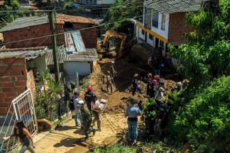 Las autoridades y organismos de socorro mantienen las labores de limpieza y monitoreo en la zona afectada. FOTOS Camilo Suárez