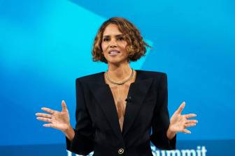 Halle Berry, ganadora del Oscar en 2002, deberá mantenerse alejada de su exesposo hasta la audiencia del 16 de octubre. FOTO GETTY
