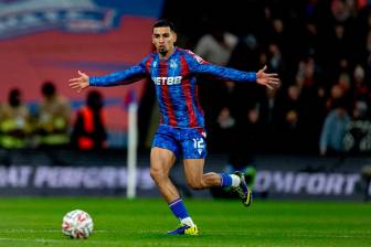 Daniel Muñoz, quien tiene 29 años de edad, ya supero la barrera de los 100 partidos con el Crystal Palace y el club le reconoció su rendimiento y producción. FOTO GETTY 