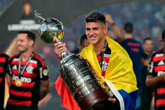El delantero colombiano Jorge Carrascal, a sus 27 años, se coronó campeón de la Copa Libertadores con Flamengo. FOTO AFP