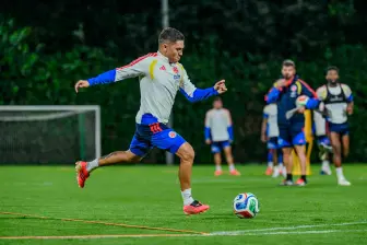 La Selección Colombia realizó el último entrenamiento en Bogotá, antes del juego de despedida en El Campín ante Costa Rica. Juan Fernando Quintero y sus compañeros están listos para emprender el viaje al Mundial. FOTO CORTESÍA FCF