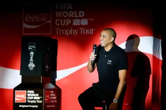 El excampeón Mundial con Francia, David Trezeguet estuvo en Bogotá con el trofeo de la Copa Mundo y habló de la Selección Colombia y sus posibilidades en el Mundial de Norteamérica. FOTO COLPRENSA 