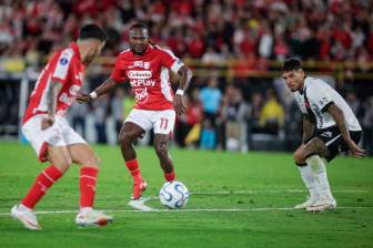 Hugo Rodallega lideró a Santa Fe en el duelo ante Vasco da Gama por el paso a los cuartos de final de la Copa Sudamericana. FOTO COLPRENSA