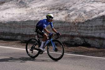 El colombiano Nairo Quintana realizó una excelente etapa y alcanzó a llegar en el segundo lugar de la Etapa Reina del Giro de Italia. FOTO TOMADA @giroditalia