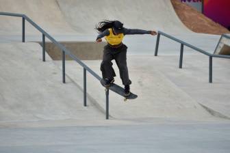 La antioqueña Jazmín Álvarez en acción durante la competencia de street del skateboarding de Juego Suramericanos. FOTO CORTESÍA COC