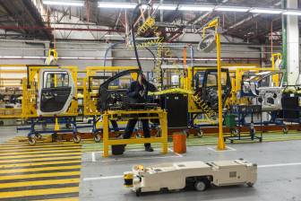 Según el Dane, entre enero y agosto la fabricación de vehículos automotores y sus motores tuvo una variación positiva de 23,7%. FOTO Camilo Suárez
