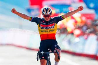 El corredor Sepp Kuss defiende su liderato en la Vuelta a España, este jueves se disputa la etapa 18 de la competencia. FOTO TOMADA @LAVUELTA