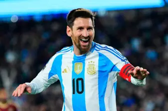 Lionel Messi sigue en algodónes y no estará con Argentina en el partido amistoso ante HJonduras, este sábado en Estados Unidos. FOTO GETTY 