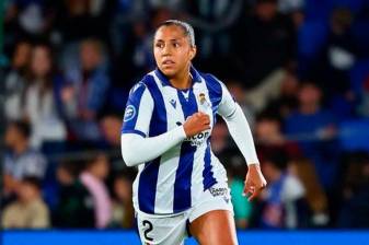 La antioqueña Manuela Vanegas sufrió una lesión y estará varios meses fuera de las canchas. FOTO TOMADA @RealSociedadFEM