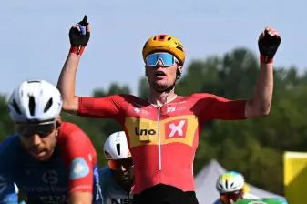 El corredor Soren Waerenskjold ganó la undécima etapa del Tour de Francia, que lidera Tadej Pogacar. FOTO GETTY