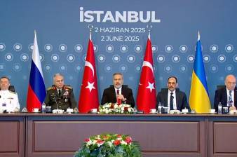 Delegaciones de Rusia y Ucrania se reunieron nuevamente en Estambul, esto tras tres años de guerra, siendo este uno de los mayores conflictos en Europa desde la Segunda Guerra Mundial. Foto: Captura de video