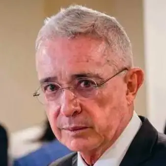 El “elegido” de Petro, los aplausos a Uribe y otros secretos en De Buena Fuente