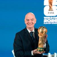 Gianni Infantino no solo pasará a la historia como el presidente de la FIFA que más ingresos le generó al fútbol, sino también como el primero en organizar un Mundial con 48 selecciones. FOTO getty