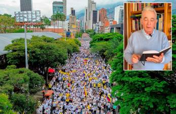 El expresidente Álvaro Uribe hizo un video para agradecer a los asistentes a las marchas. En la imagen, la de Medellín. FOTOS Camilo Suárez y Cortesía