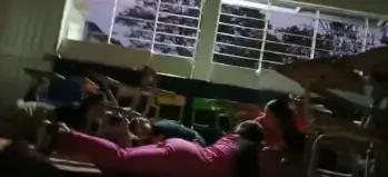 Ataque armado en Potrerito dejó escenas de pánico entre estudiantes. FOTO: captura de video. 