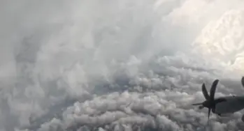 El huracán Melissa azota a Jamaica este 27 de octubre de 2025. FOTO: USAF (DVIDS) - Base Aérea de Keesler Air Force Base.