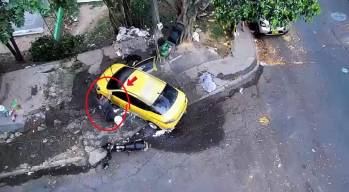 Este fue uno de los conductores sorprendidos haciendo mal uso del agua en un barrio de Medellín. Se le impusieron las sanciones de código de policía y una multa de tránsito. FOTO: CORTESÍA ALCALDÍA DE MEDELLÍN
