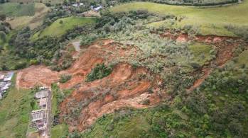 Este es el deslizamiento del cerro Los Gemelos que tiene en vilo al municipio de Sibundoy. FOTO: Cortesía ACGGP