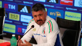 El exmundialista Gennaro Gattuso tiene en sus manos un duro reto, dirigir a Italia en la fase de repechaje para buscar el cupo al Mundial tras 12 años de ausencia en la cita máxima del fútbol internacional. FOTO TOMADA X@calciomercatoit