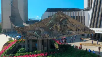 El monumento tiene 38 metros de alto y en la base tiene parte de las cenizas del maestro Rodrigo Arenas Betancur. FOTO Cortesía Gobernación de Antioquia