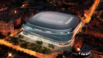 El Nuevo Santiago Bernabéu, tras su ambiciosa remodelación, es considerado por muchos el estadio más tecnológico de Europa.FOTO GETTY 