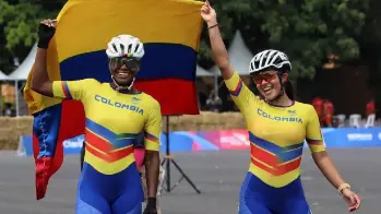 Collin Castro (derecha), entre las figuras de Colombia en los Juegos Centroamericanos. FOTO: CORTESÍA COC