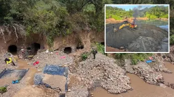 Las intervenciones se realizaron en los municipios de Frontino y Zaragoza, en este último fueron halladas siete excavadoras del Clan del Golfo. FOTO: cortesía Policía de Antioquia