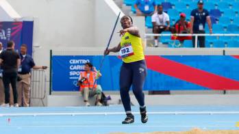 La atleta colombiana Flor Denis Ruiz se quedó con el segundo lugar en la Liga de Diamante, en la prueba del lanzamiento de jabaliba. FOTO CORTESÍA COC