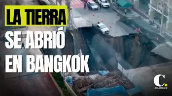 Enorme socavón se abrió en vía de Bangkok
