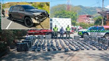 La camioneta, la marihuana y el capturado fueron puestos a disposición de la Fiscalía. FOTOS Cortesía Policía Antioquia