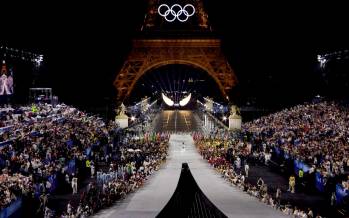 Este fue uno de los momentos finales durante la ceremonia de inauguración de los Juegos Olímpicos de París. OTOS GETTY 