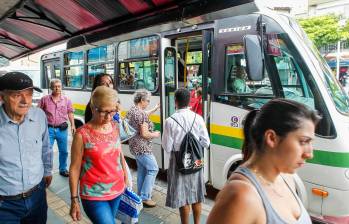 Las rutas alimentadoras del metro son operadas por dos empresas privadas. FOTO: MANUEL SALDARRIAGA