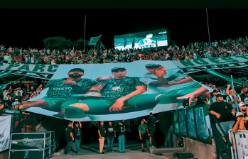 Dorlan Pabón, Giovanni Moreno y Jefferson Duque fueron los tres ídolos homenajeados durante el Festival del Hincha Verdolaga. Foto: Captura de video.