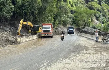 Así luce uno de los pasos a un sólo carril en la vía Medellín - Urabá. FOTO Cortesía Autopistas Urabá.