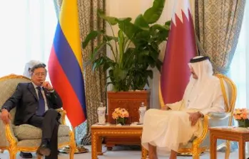 El presidente Gustavo Petro se reunió en Doha con el emir de Catar, Tamim bin Hamad Al Thani, a quien propuso mediar para desescalar su conflicto con Donald Trump. FOTO: @petrogustavo vía X. 