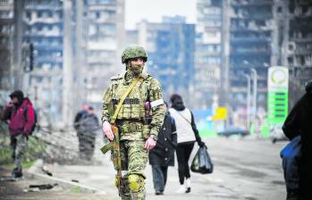 Militar ruso en la ciudad ucraniana Mariúpol. FOTO: AFP | Imagen de referencia