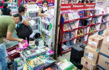 Los útiles deben pedirse de manera proporcional durante el año, para alivair la carga económica de las familias. FOTO: JAIME PÉREZ