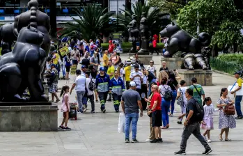 Mientras el país terminaría el año con una expansión moderada, en medio de la crisis fiscal derivada del elevado gasto del Gobierno, Antioquia mostraría una dinámica más sólida gracias al sector privado y al buen comportamiento de varios indicadores económicos clave. Foto: Jaime Pérez