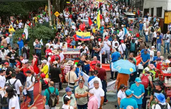 Marcha en la ciudad de Cali. Miles de colombianos se movilizaron este 1° de mayo en las principales ciudades del país para conmemorar el Día Internacional del Trabajo y expresar sus demandas por mejores condiciones laborales. Foto: AFP