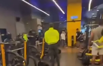 Agentes de la Dirección de Antinarcóticos de la Policía Nacional y la Interpol detuvieron al canadiense mientras se encontraba haciendo ejercicio en un gimnasio del barrio El Tesoro, en la comuna 14 (El Poblado). FOTO: CORTESÍA
